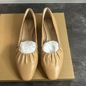 NWOT Rockport Total Motion Laylanie Tan Flat Size 8.5